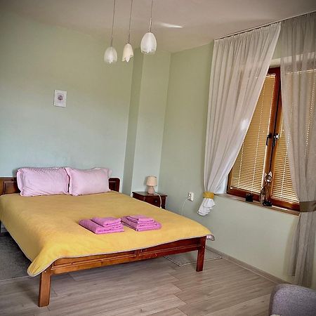 The Sunny Guest House Of Veliko Tarnovo-Amazing View, Top Location Extérieur photo